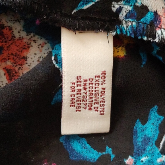 Gorgeous flower tank from mudd size large - Picture 4 of 5